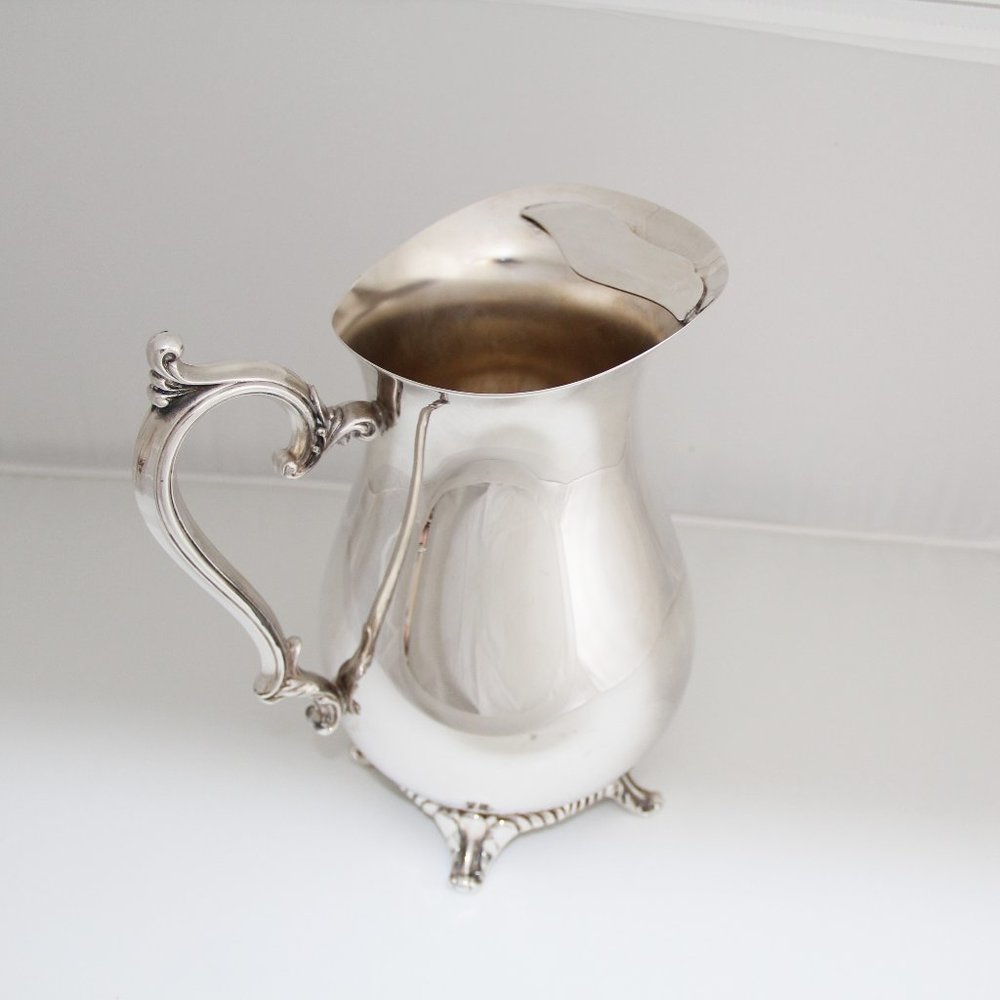 Vintage Wm Rogers Silver Plate Pedestal Water Pitcher with Ice-Lip Guard